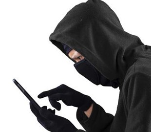 Через звичайну смс чоловік втратив 26 тисяч гривень