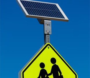 США попереджають про приховані пристрої у китайських інверторах та батареях дорожньої інфраструктури