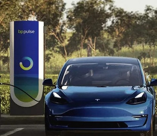 Нафтовий гігант BP придбає у Tesla 250-кВт зарядки для електромобілів на суму $100 млн