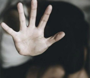 На Дніпропетровщині батька засудили до 13 років ув`язнення за ґвалтування 10-річної доньки