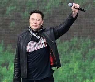 Илон Маск стал богатейшим человеком мира по версии Bloomberg