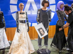 Розробники штучного інтелекту мріють лише про «жіночих» роботів