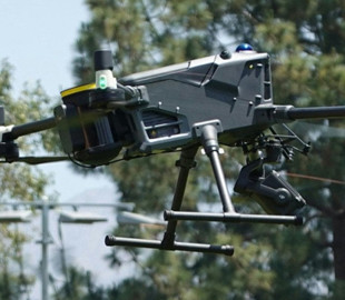 Польща депортує українця, який разом з білорускою запустив дрон над урядовим кварталом