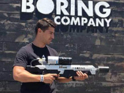 У Європі та США почали переслідувати покупців вогнеметів від Ілона Маска