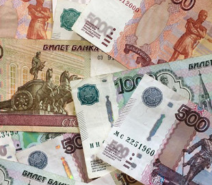 Из-за санкций доходы бюджета РФ уже упали на 39,5%, — экономист