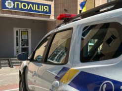 Шукав легкі гроші: на Буковині затримали чоловіка, який підпалив машину - авто згоріло вщент