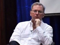 Эрик Шмидт: «Интернет превратился в площадку для безумцев»