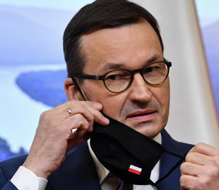 Суд у Польщі підтвердив, що експрем’єр порушив закон розпорядженням про голосування поштою
