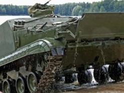 Окупанти випробовують в Арктиці рідкісний гусеничний бронетранспортер БТ-3Ф