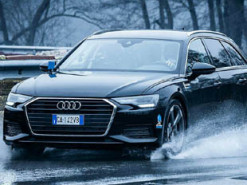 Систему предотвращения аквапланирования испытали на автомобиле