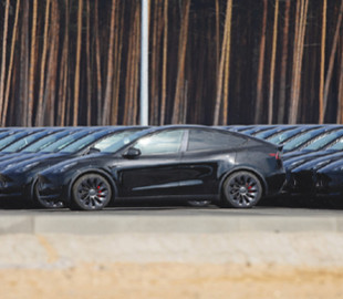 Tesla випустила свій 6-мільйонний електромобіль