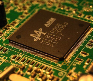 США таємно встановили трекери у партіях ШІ-чипів, аби відстежити незаконні поставки до Китаю - Reuters