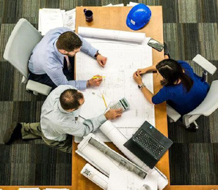 Покоління зумерів легко звільняється з роботи та має більші заробітки - The Economist