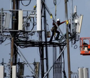 Збій стільникового зв’язку AT&T у США порушив життєво важливі послуги