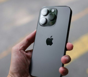 Apple може додати в iPhone нейромережу Google