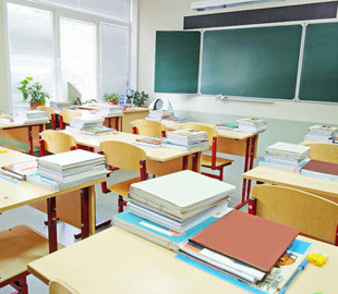 Минобразования запустило чат-бот, который поможет найти школу и садик за границей