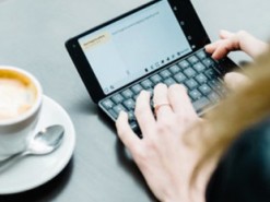 Cosmo Communicator поборется со смартфонами за мобильный рынок