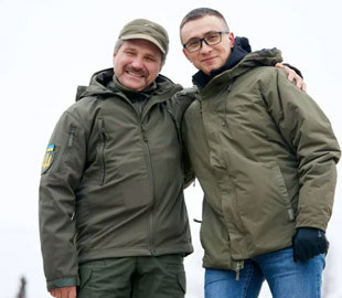 Стерненко показав "батька" морських дронів, команда якого підривала Кримський міст