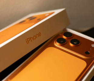 Apple запропонувала незвичайний спосіб прибрати подряпини з iPhone 17: допоможе бюджетний засіб