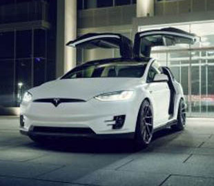 Иск Tesla против Rivian рассмотрят в суде Калифорнии