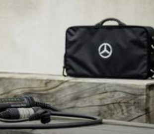 У Mercedes-Benz зробили універсальний зарядний пристрій для електромобілів