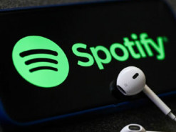 Spotify втратив 2 мільярди доларів через подкаст Джо Рогана