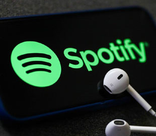 Spotify втратив 2 мільярди доларів через подкаст Джо Рогана