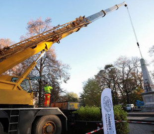 Польща знесла чотири пам'ятники загиблим бійцям Червоної Армії