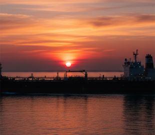 Російські рибальські судна шпигують за підводними кабелями біля Британії - The Telegraph