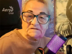 76-річна стрімерка продала майже всі свої скіни з CS 2, щоб виплатити кредит