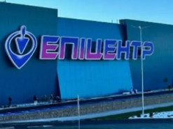 Головна бухгалтерка замовляла товари в "Епіцентрі" за кошти фірми і забирала їх собі - що вирішив суд