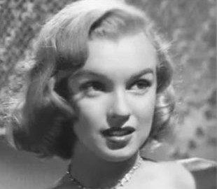 Селфи Мэрилин Монро, сделанное в последний год жизни актрисы, показали в сети