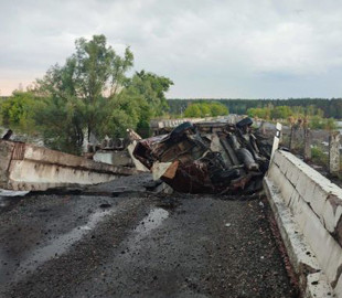 Повреждение моста под Киевом: в полиции назвали маршрут объезда