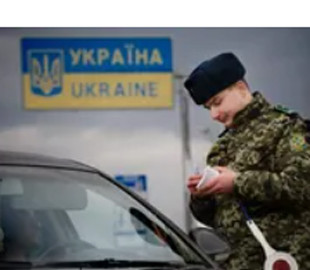 Мобілізація в Україні: чи можуть зняті з військового обліку чоловіки виїхати за кордон
