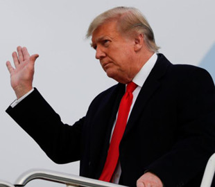 Трамп подовжив дію низки імміграційних обмежень