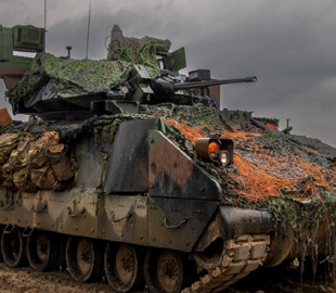 Армія США розпочала оснащувати активним захистом БПМ Bradley
