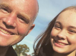 Батько намагався повторити за донькою гімнастичні вправи: кумедні відео