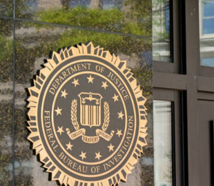 ФБР звільнило поновленого на посаді інформатора за «непрофесійну» поведінку в ЗМІ