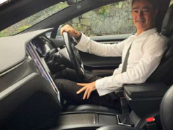 Tesla Model S проехала 400 тысяч километров с одной поломкой