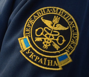 Одесский таможенник осужден за кражу партии мобильных телефонов