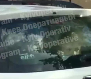 В Киеве таксист Uber прокатил ребенка в багажнике: в сеть попало видео