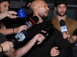 Британський суд арештував $3,4 млн у блогера Ендрю Тейта і його брата