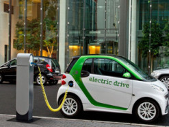 Які автовиробники планують повністю перейти на електромобілі