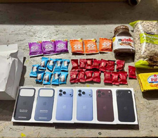 Київські митники викрили схему із завезенням iPhone 18 Pro Max в Україну: що потрапило під підозру