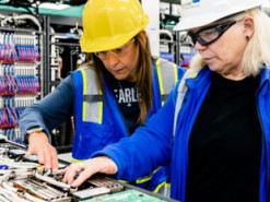 Стрімко розганяється: суперкомп'ютер Aurora виконає 2 квінтильйони операцій на секунду