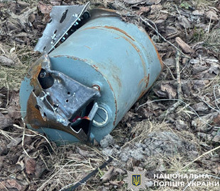 У столиці поблизу одного з мостів знайшли нездетоновану частину дрона