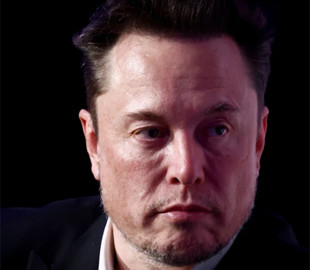 Маск заявив, що не знає про те, що чат-бот Grok створює порнографічні ШІ-зображення