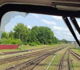 У Брянській області РФ перед вантажним поїздом спрацював вибуховий пристрій