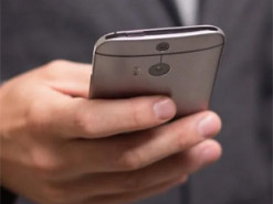 Телефонуйте в рейку. Постачання бюджетних смартфонів у Росії обвалилися на 60%