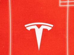 Электромобили Tesla теперь могут транслировать видео со встроенных камер на смартфон владельца